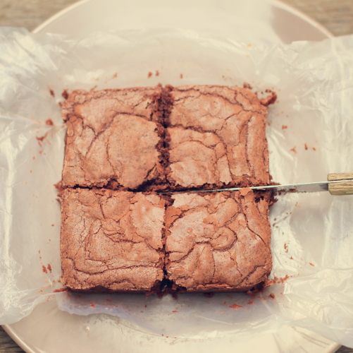 cut brownie with knife
